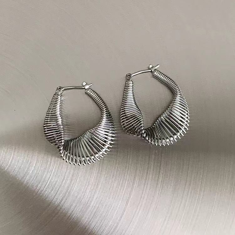 Wholesale Women S Gold Geometric Ear Cuff Vintage Irregular Design Chic Fashion Jewelry Accessory For Casual Wear