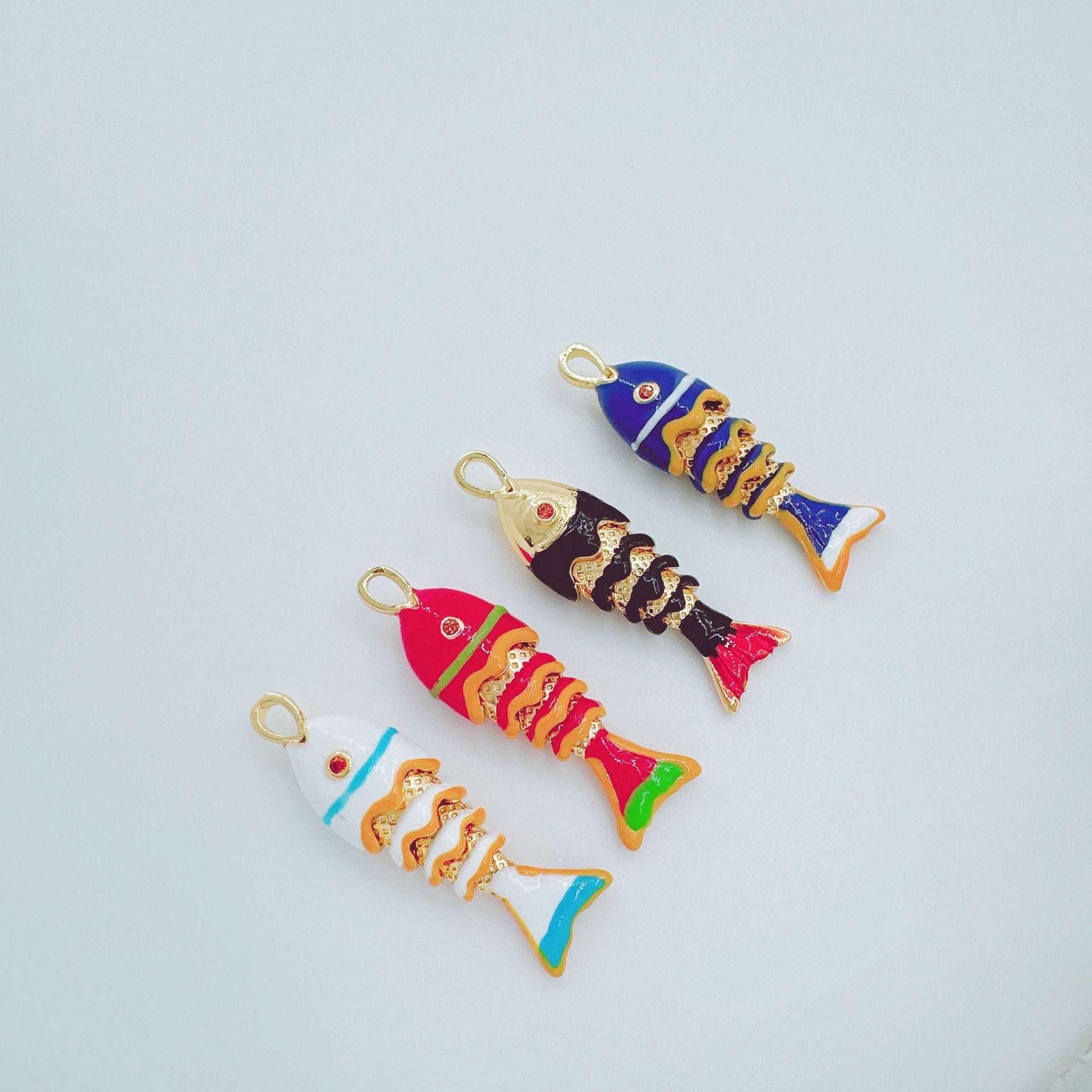 Wholesale Colorful Carp Pendant Necklace,  Copper Plated Gold,  Fashion Jewelry Accessory for Gift and Party