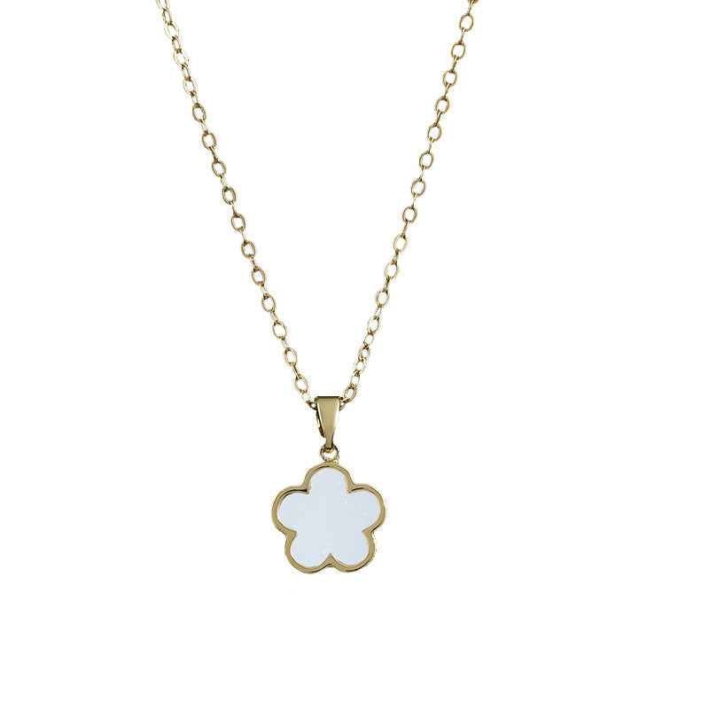 Wholesale Stylish White Five-Petal Flower Pendant Necklace with Geometric Design for Women Everyday Jewelry
