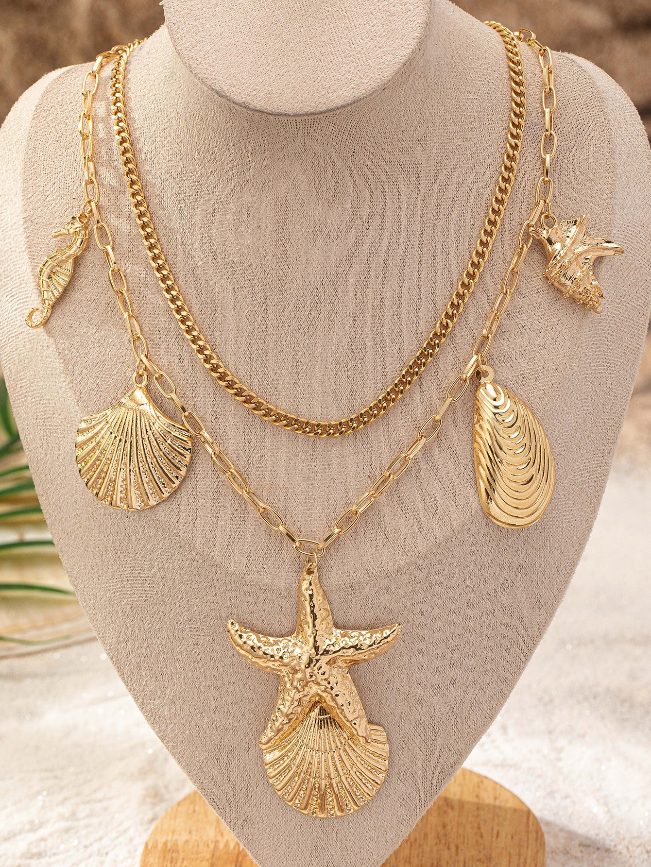 Wholesale Trendy Starfish Shell Pendant Necklace Alloy Ocean Design Jewelry Accessory For Women