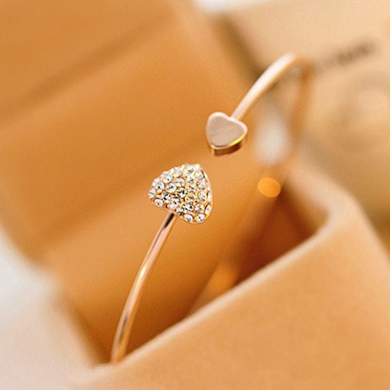 Wholesale Gold Electroplated Alloy Heart Infinity Rhinestone Open Cuff Bracelet Set Women' s Jewelry Gift