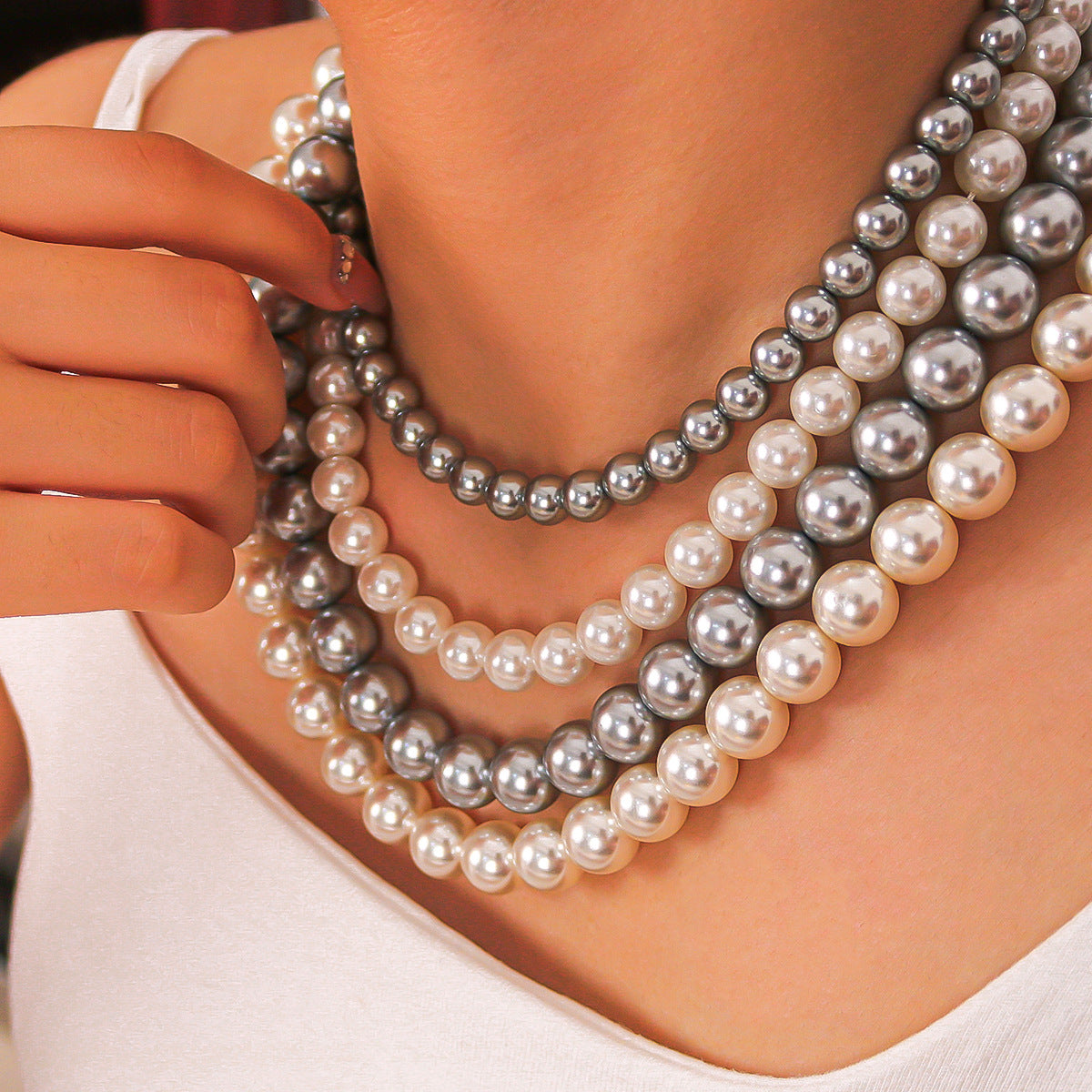 Wholesale  Stainless Steel Grey Pearl Necklace  Light Luxury Necklace Chain