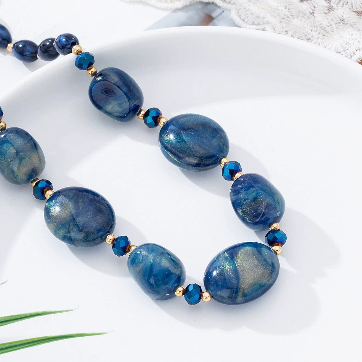 Wholesale Blue Fluorescent Irregular Geometric Acrylic Beaded Necklace Trendy Fashion Accessory