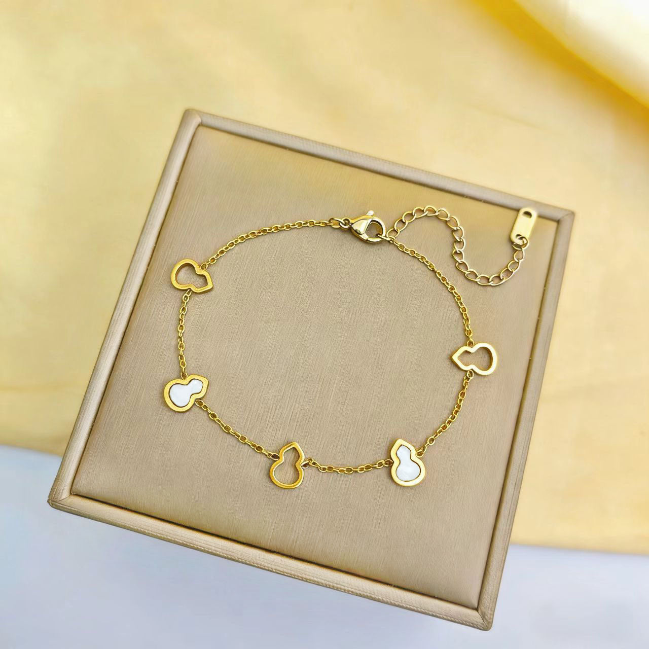 Wholesale Red Gourd Charm Bracelet,  Titanium Steel with Gold Electroplating,  Trendy Jewelry Accessory for Women Everyday Wear
