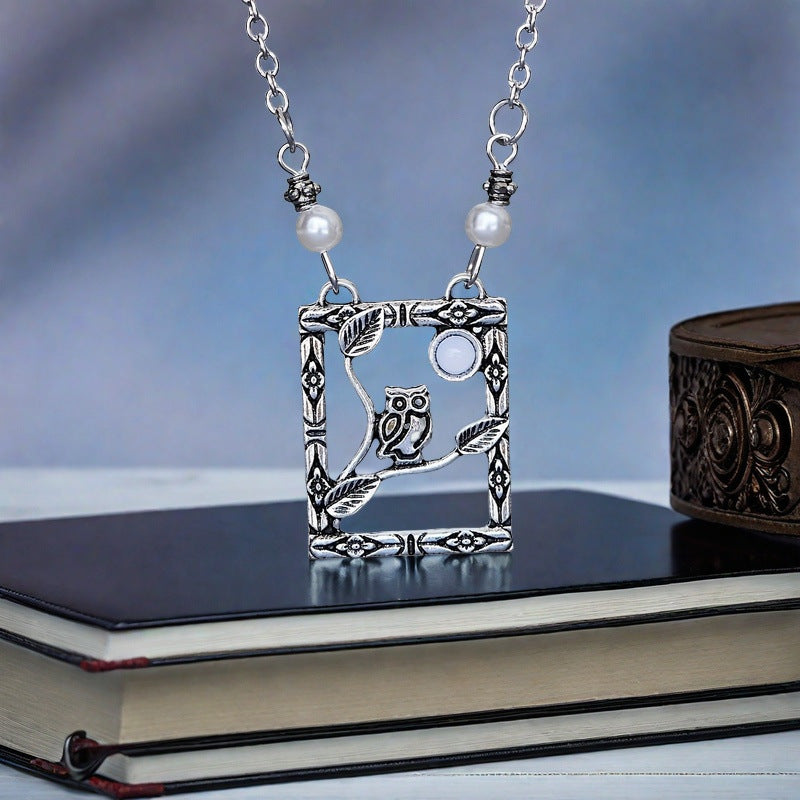 Wholesale  Retro Owl Pearl Square Necklace