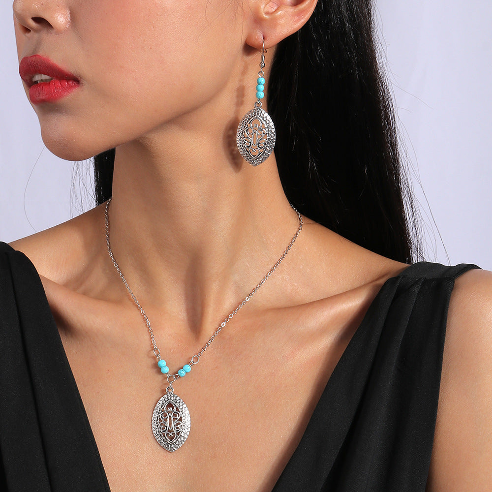 Wholesale  geometric necklace earrings set personality oval hollow pattern jewelry set