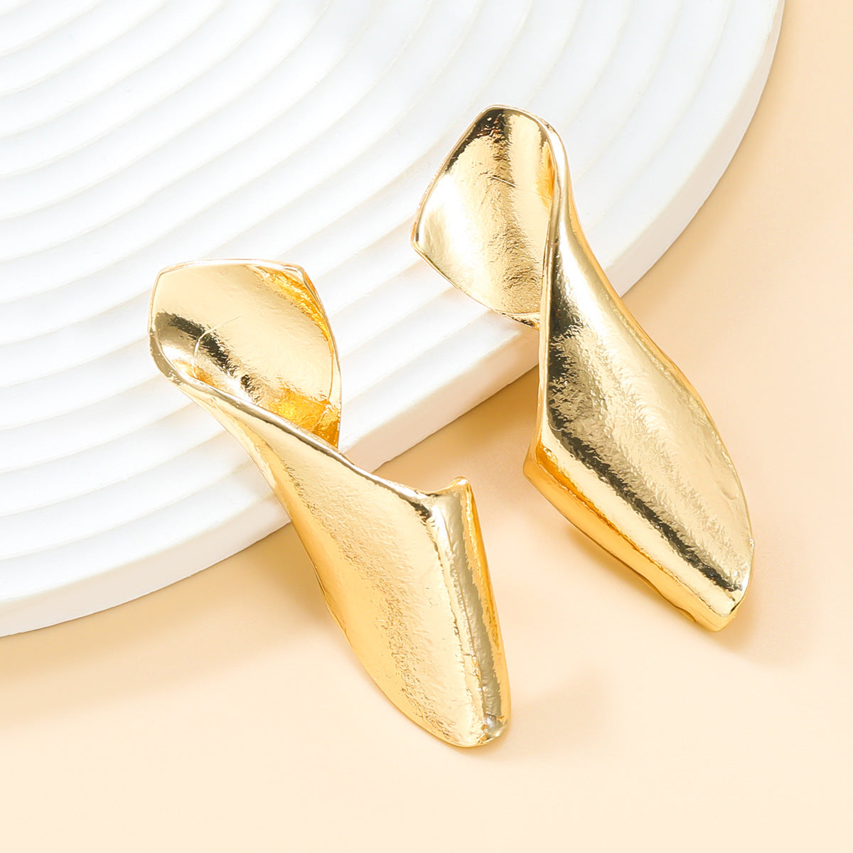 Wholesale alloy exaggerated earrings