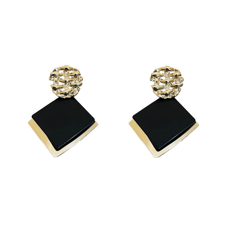 Wholesale Retro Black Alloy Ear Clips - Fashion Jewelry Accessory for Everyday Wear