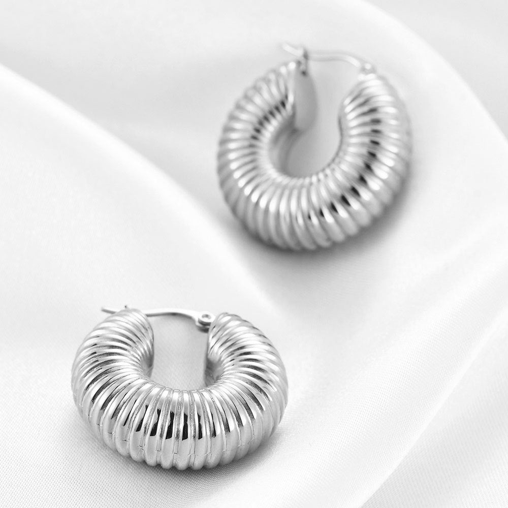 Wholesale all-match titanium steel 18K gold circle electric water pipe shape earrings