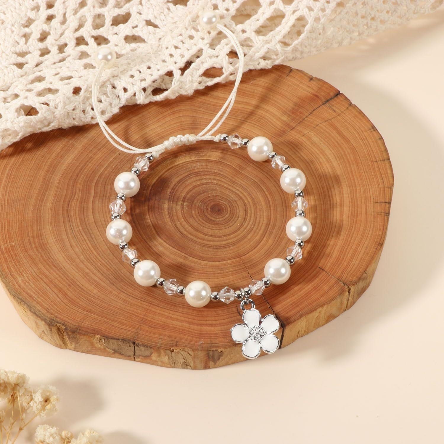 Wholesale Handmade bracelet with man-made pearls and woven white flowers