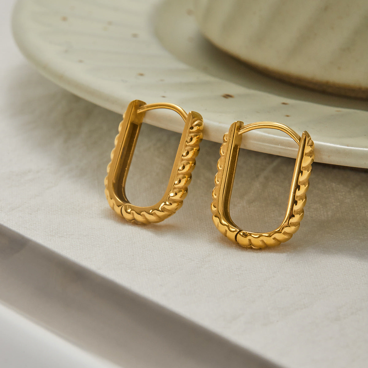 Wholesale 18K Gold Stainless Steel Threaded U-Shaped Earrings