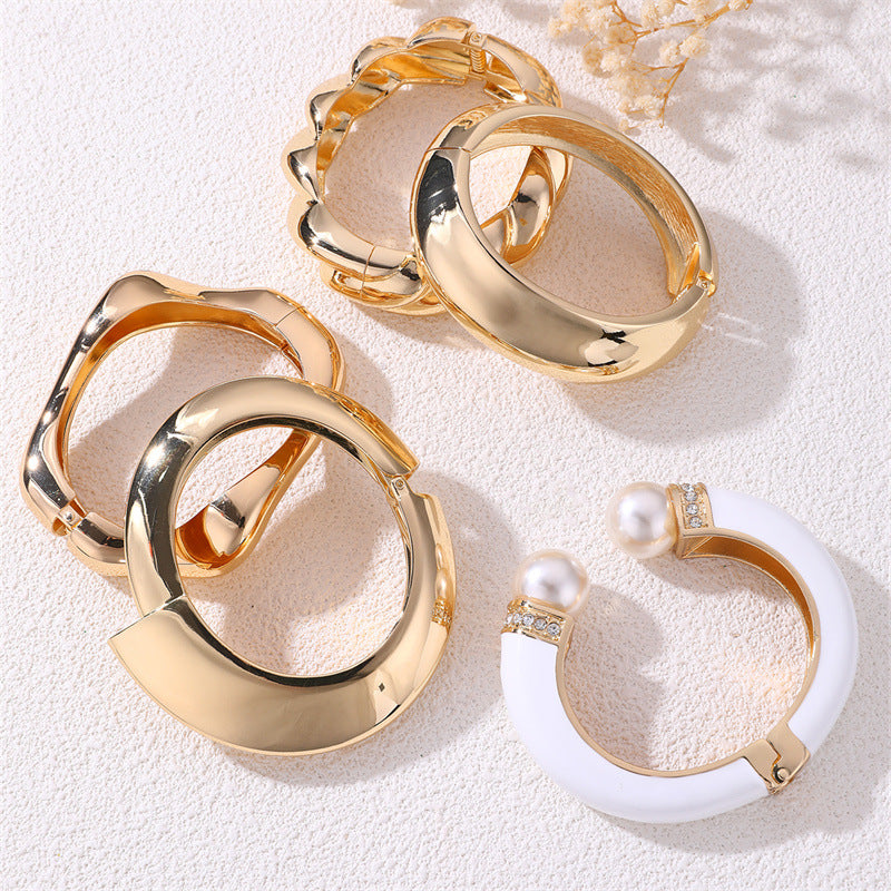 Wholesale Alloy Geometric Designer Bracelets