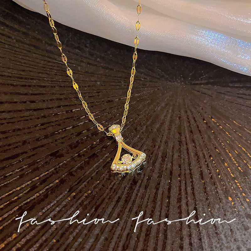 Wholesale Titanium Steel  Fan-shaped Smart Necklace  Heart Elegant Pendant  Clavicle Chain