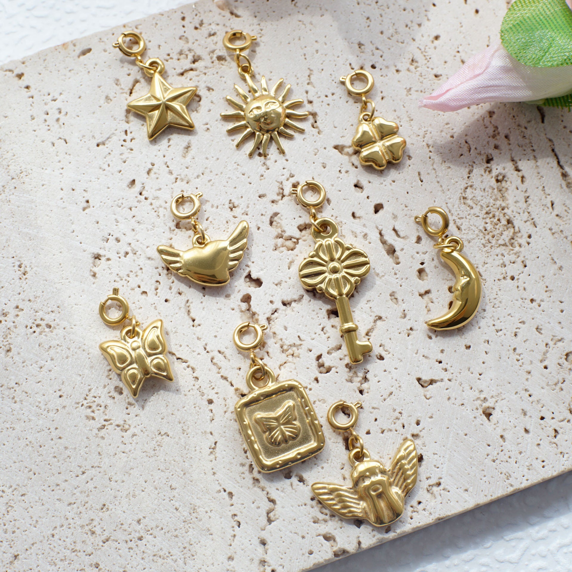 Wholesale 5pcs/ pack Love Star Butterfly Versatile Stainless Steel Electroplated 18K Gold Pendant Pendant DIY Necklace Bracelet Jewelry Accessories