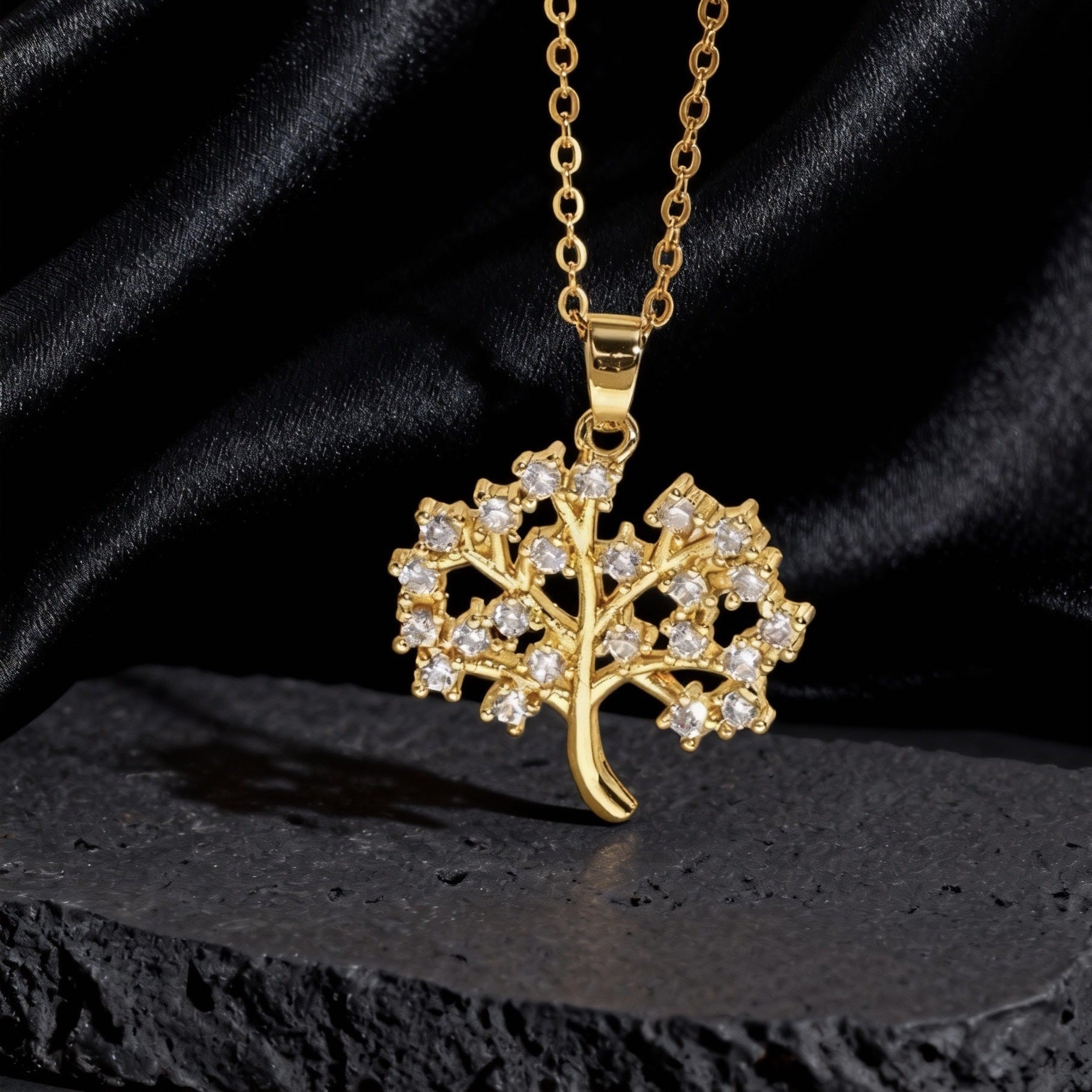 Wholesale Copper Tree Of Life Hollow Pendant Necklace For Women Chic Collarbone Chain Stylish Jewelry Accessory For Gift And Resale
