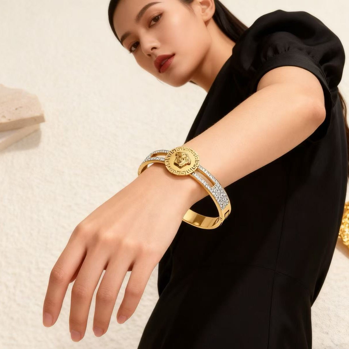 Wholesale Titanium Steel Bracelets,  Light Luxury Stainless Steel Jewelry Bracelets,  Women' s Accessories