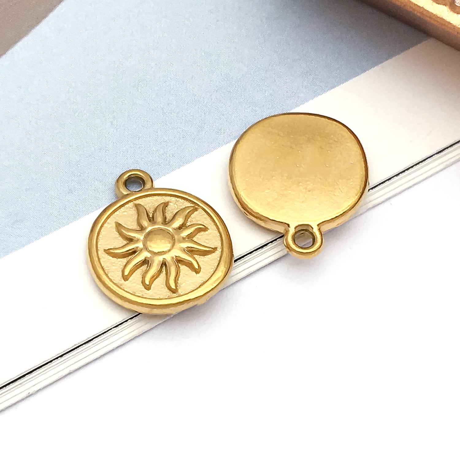 Wholesale Stainless Steel  Golden Sun Devil' s Eye Round Plate Special-Shaped Charms