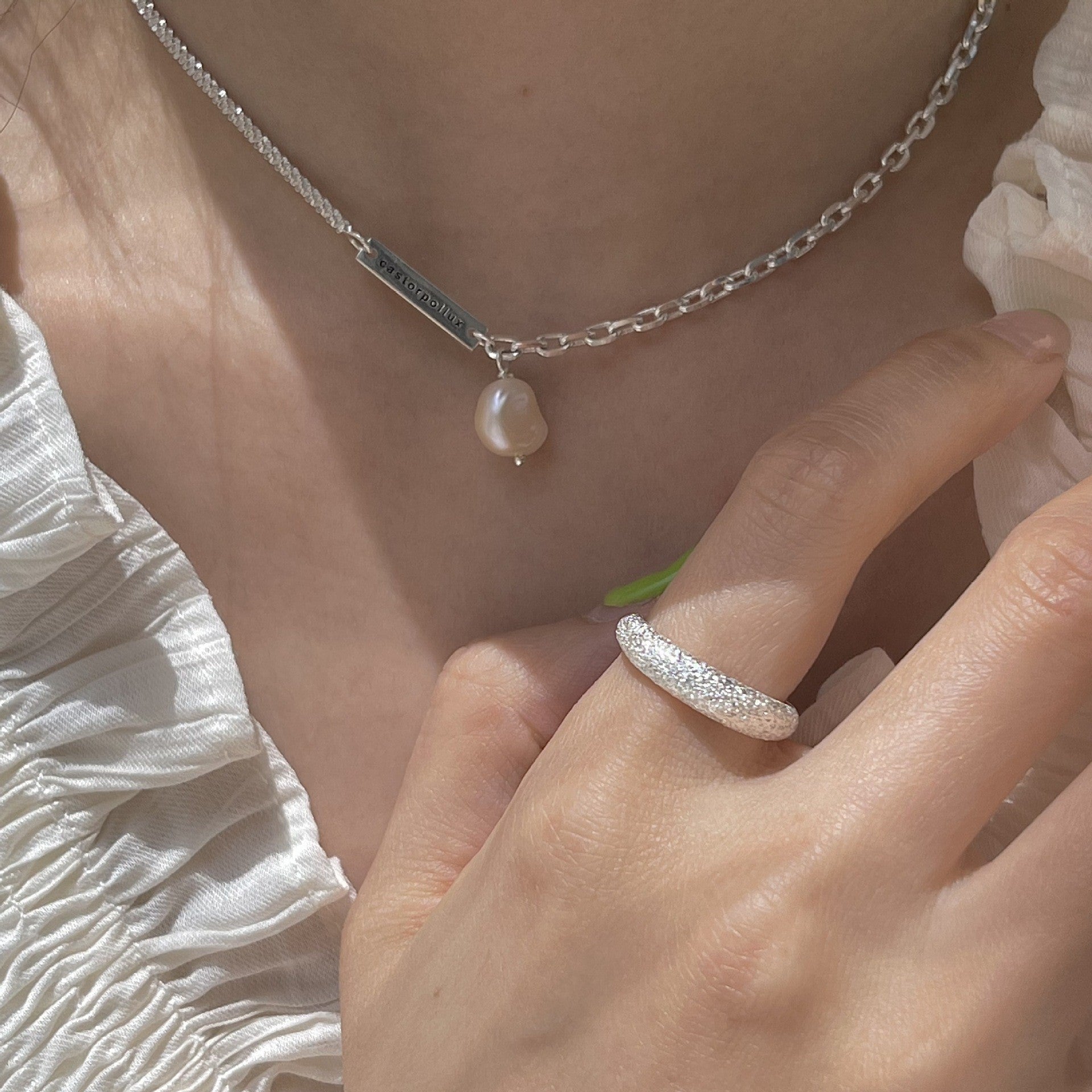 Wholesale Plain Circle Cream Flower Ring Retro Open Adjustable Ring ACC-RS-YaoFeng013