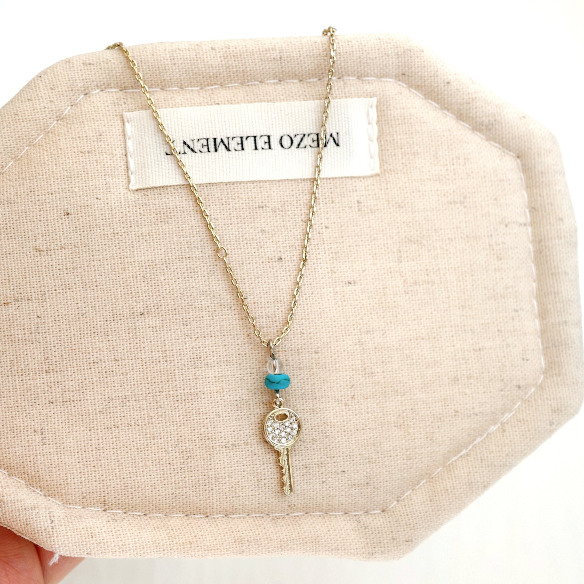 Wholesale Copper Brass Electroplated Rhinestone Flower Pendant Necklace Trendy Fashion Jewelry