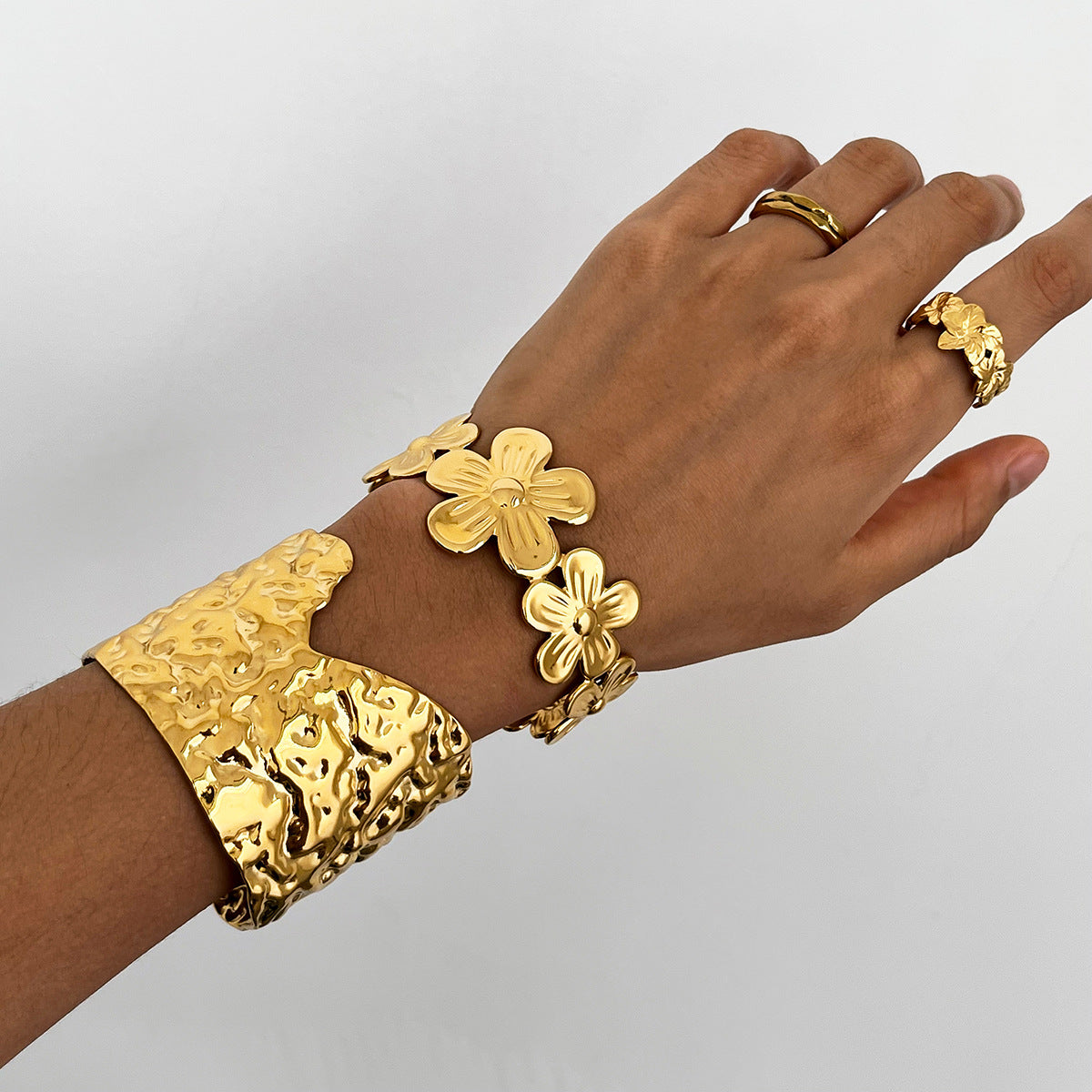 Wholesale 18K gold stainless steel hammered irregular open bracelet