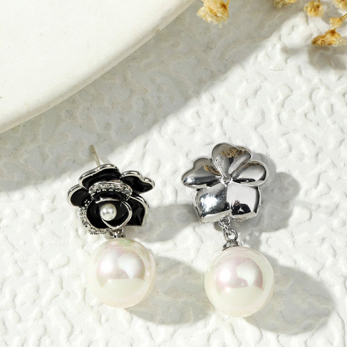Wholesale  black oil drop camellia pearl earrings