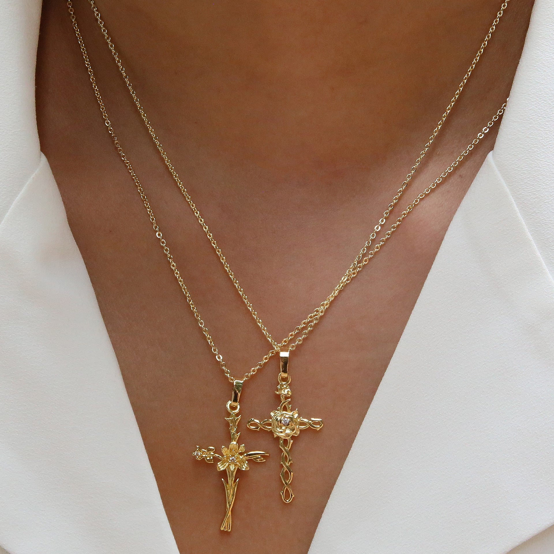 Wholesale  Brass Plated 18k December Flower Cross Pendant Necklace