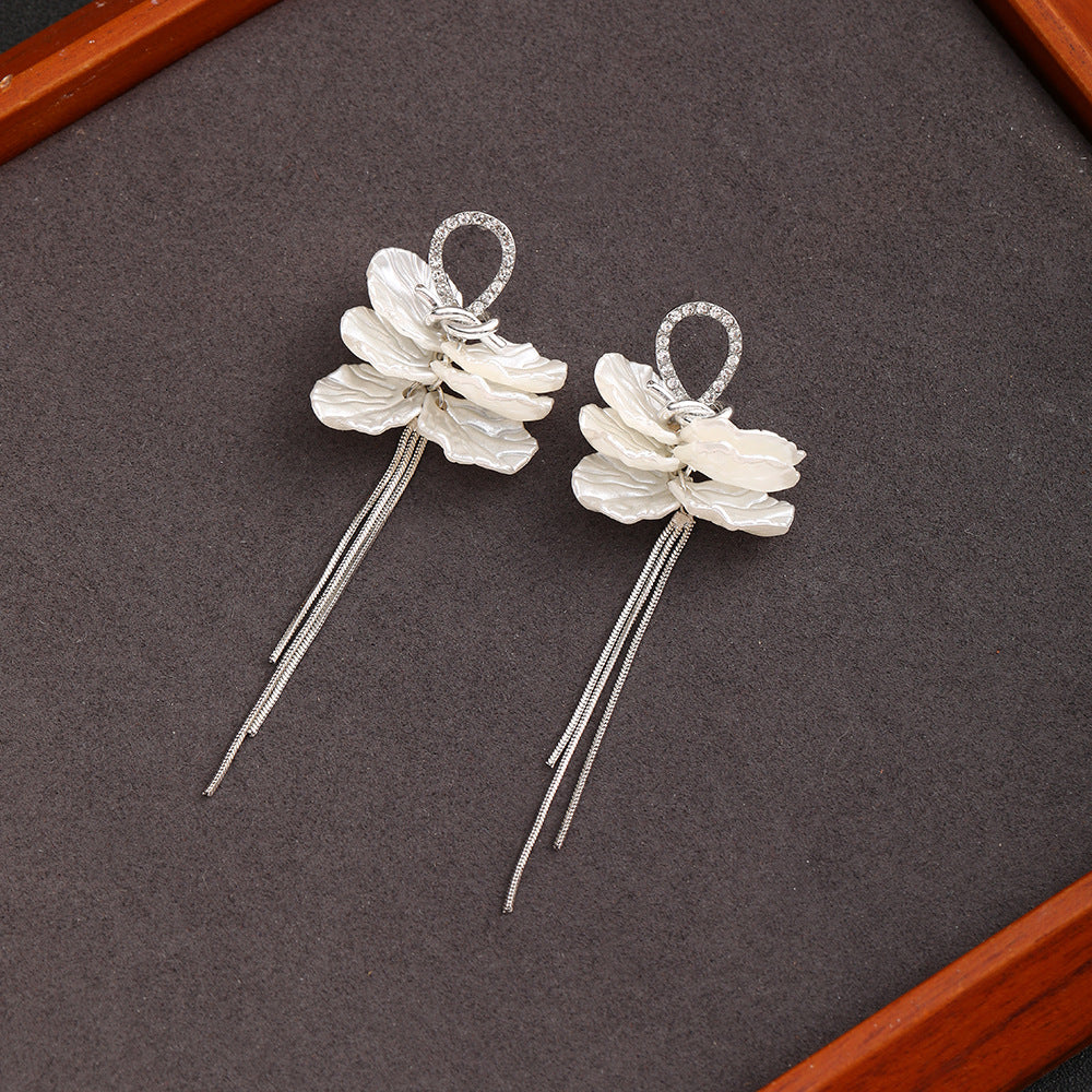 Wholesale Petal tassel earrings