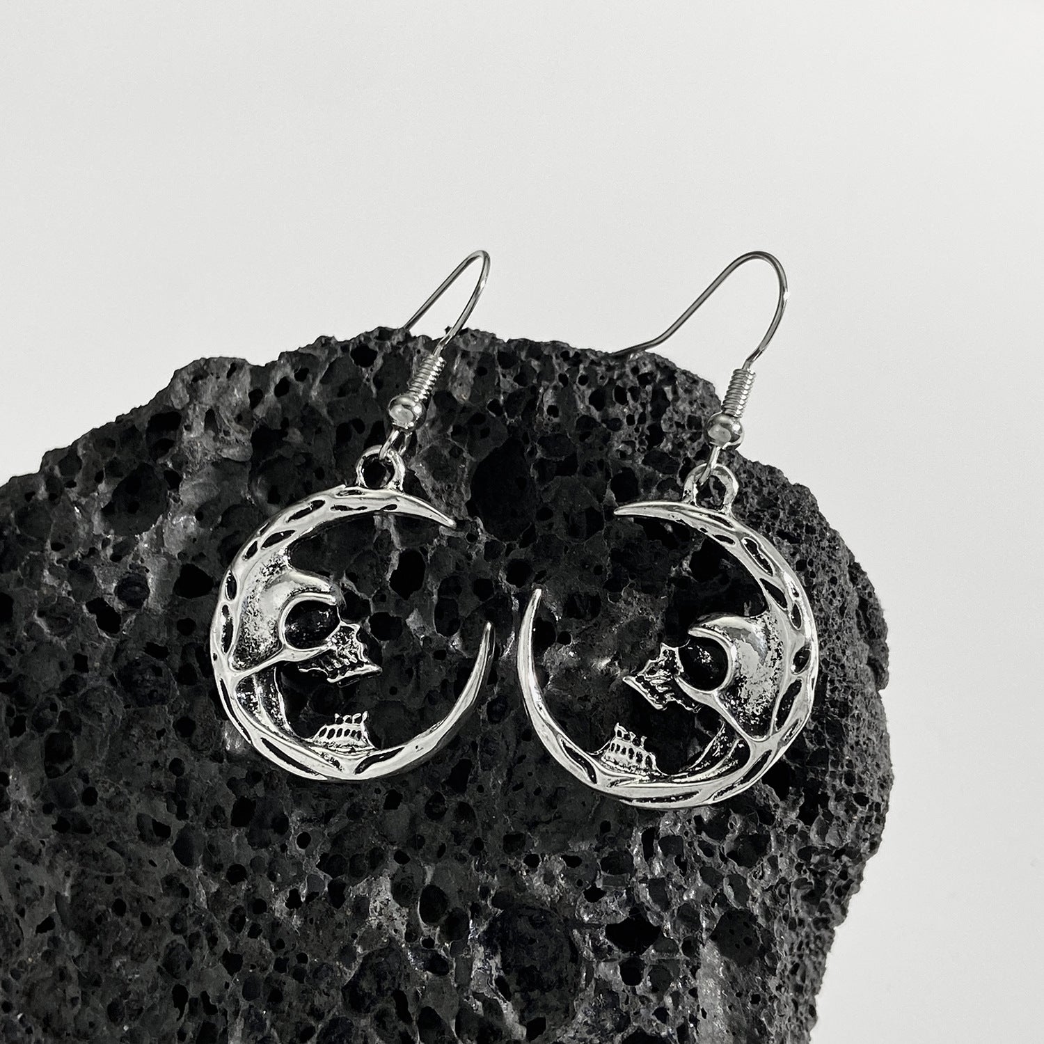 Wholesale Gothic Distressed Skull Crescent Butterfly Earrings Trendy Fashion Accessory for Boutique Resale