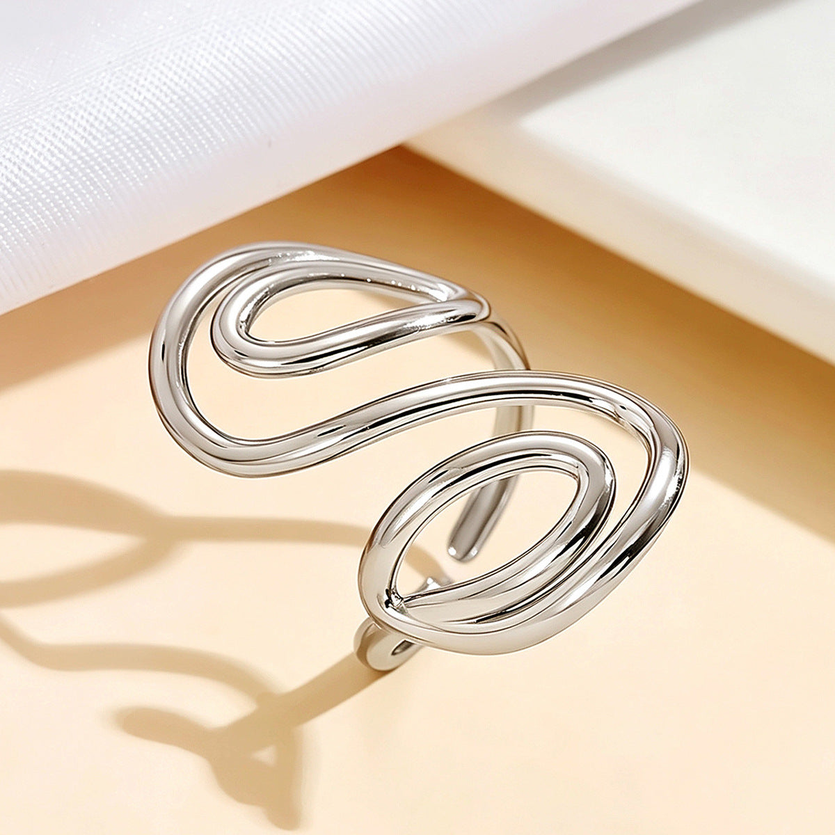 Wholesale Chic Geometric Hollow Stainless Steel Ring For Women 18K Gold Plated Fashion Jewelry Accessory