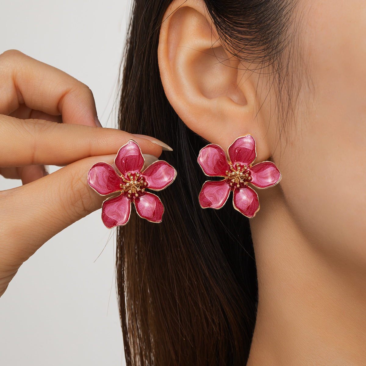Wholesale Alloy Oil-Dropping Three-Dimensional Flower Earrings