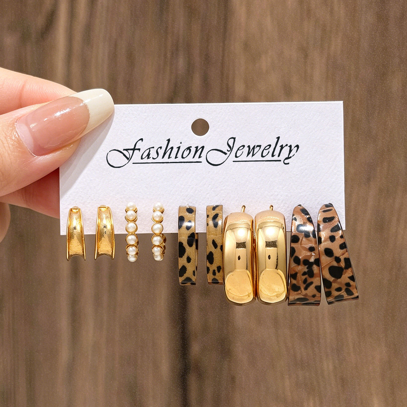 Wholesale Leopard Print Pearl Embellished C Shaped Earrings For Women Gold Tone Alloy 5 Pairs Fashion Jewelry Accessory