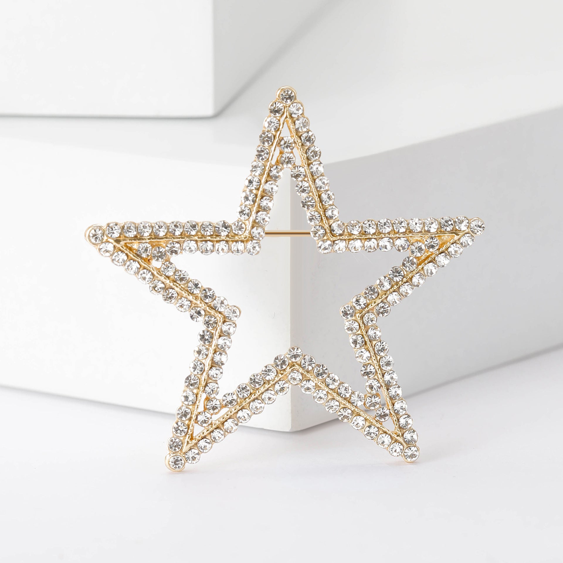 Wholesale Stylish Silver Tone Alloy Rhinestone Star Brooch Hollow Geometric Pin For Women Fashion Jewelry Accessory