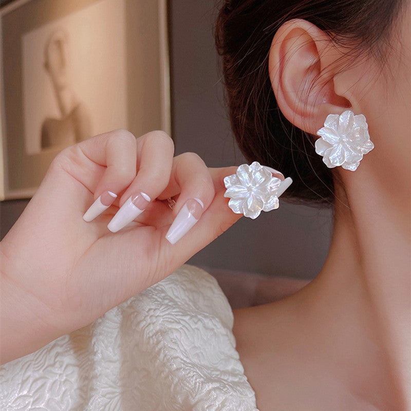 Wholesale S925 Silver Needle White Flower Earrings ACC-ES-Qiyou002