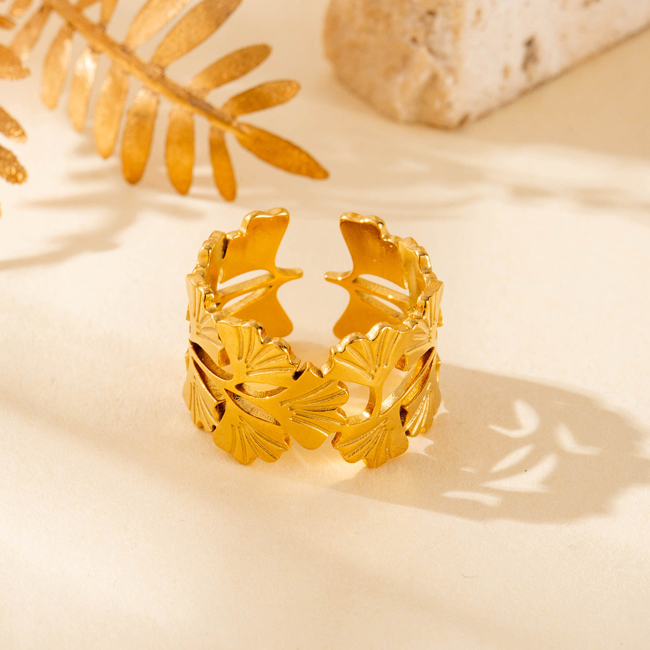 Wholesale Metal Advanced Sense Ginkgo Leaf Opening Titanium Steel Ring