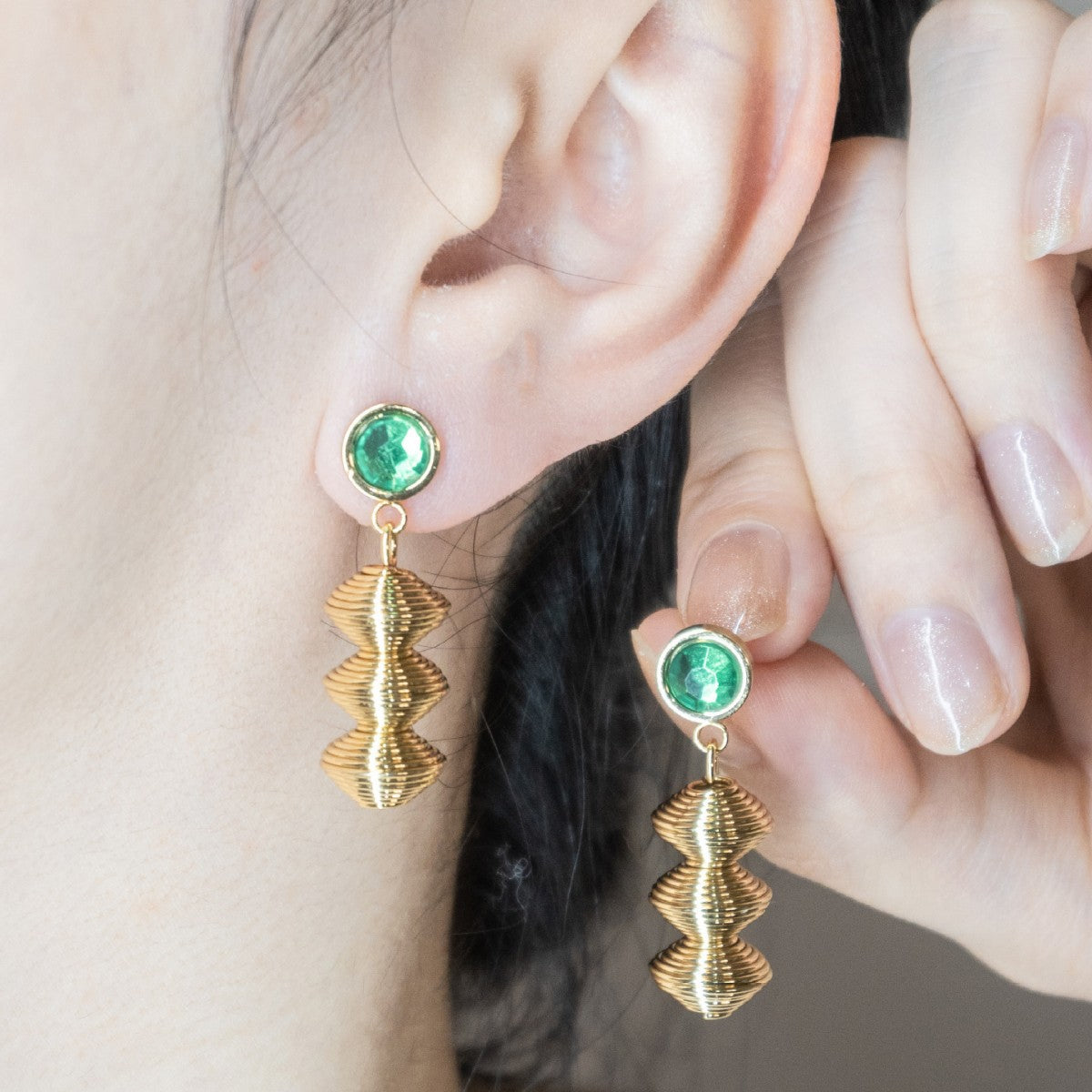 Wholesale Gold Plated Stainless Steel Three Layer Coil Geometric Lantern Earrings French Retro Women S Stud Earrings Party Fashion Accessory