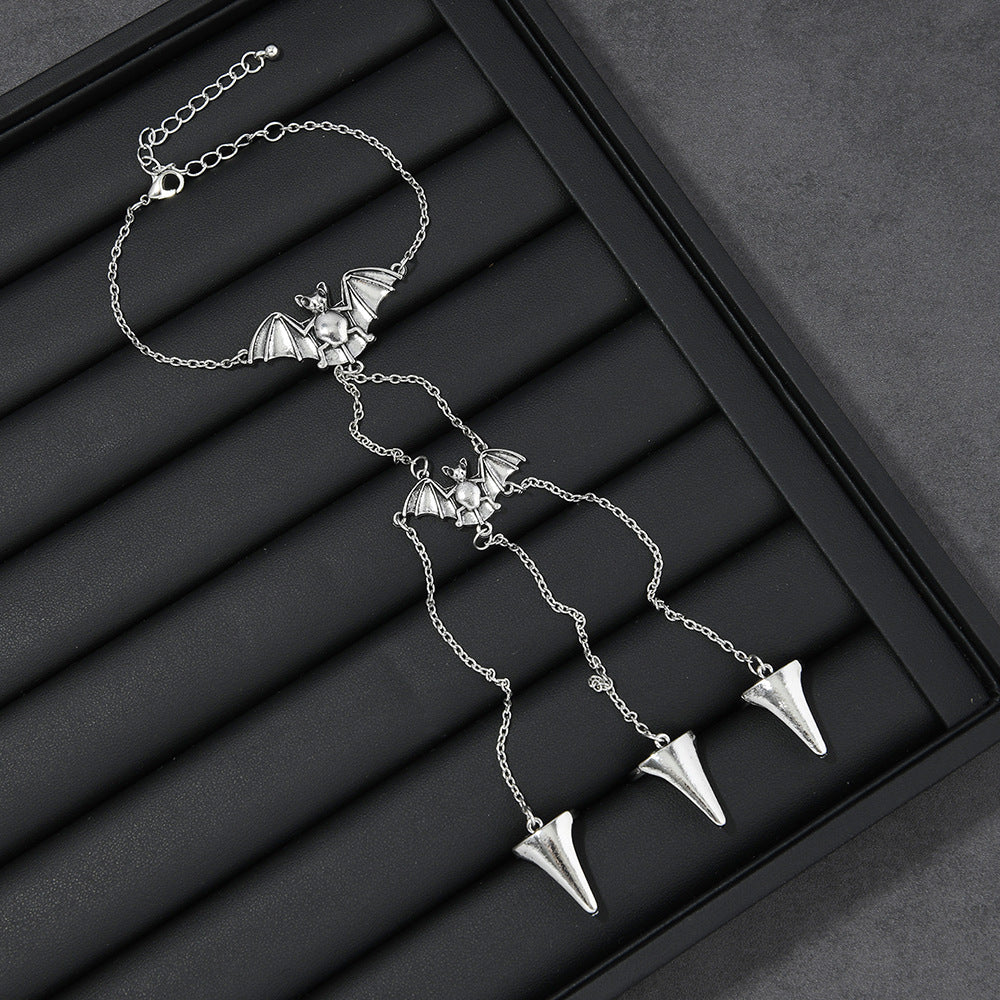 Wholesale Dark Vintage  Bat Ring Bracelet Set - Zinc Alloy Antique Silver Hand Chain,  Women' s Fashion Accessory
