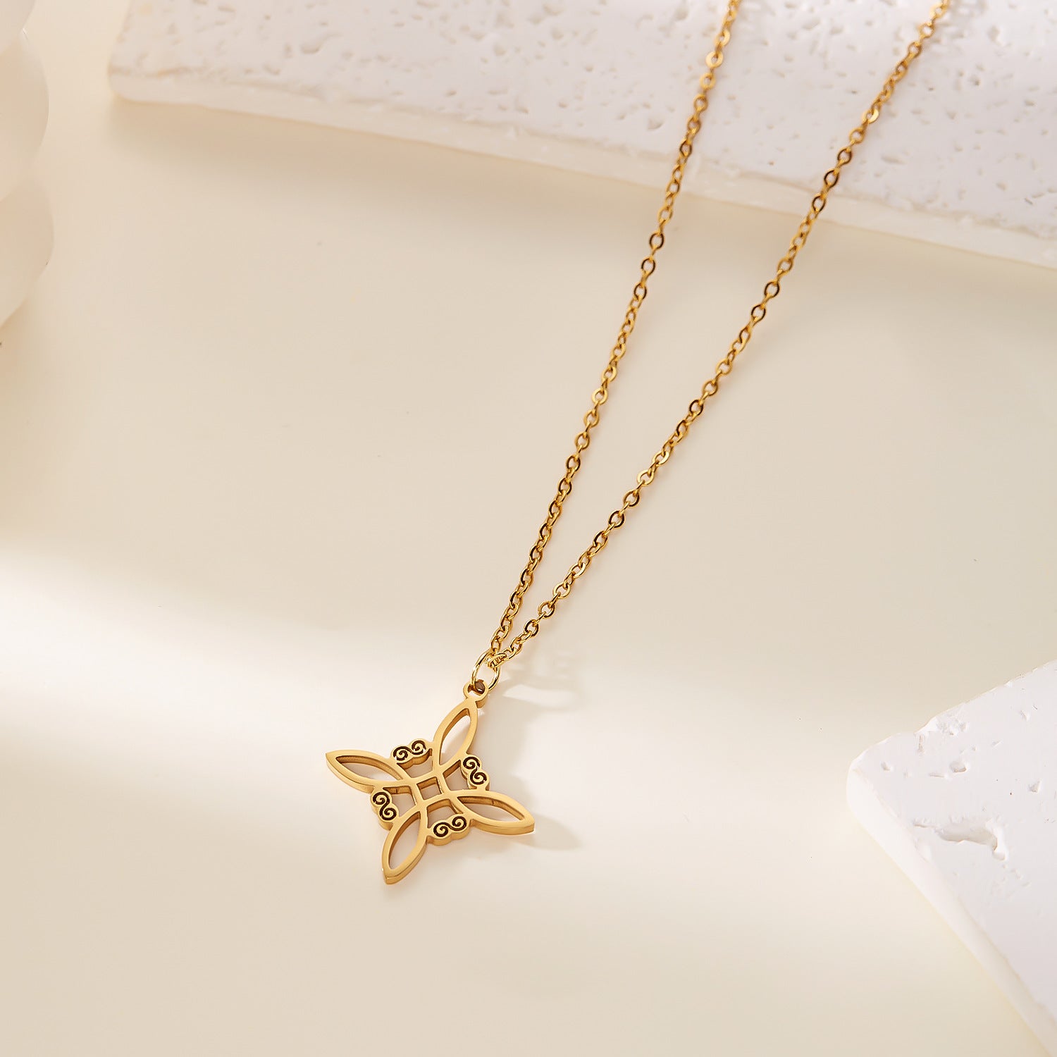 Wholesale  stainless steel Irish Celtic knot necklace