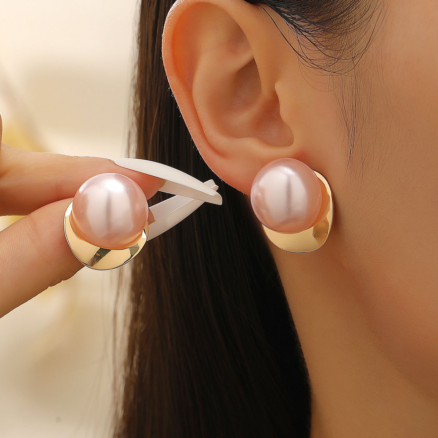 Wholesale Large Pearl C Shape Geometric Earrings For Women Gold Tone Alloy Party Jewelry Accessory