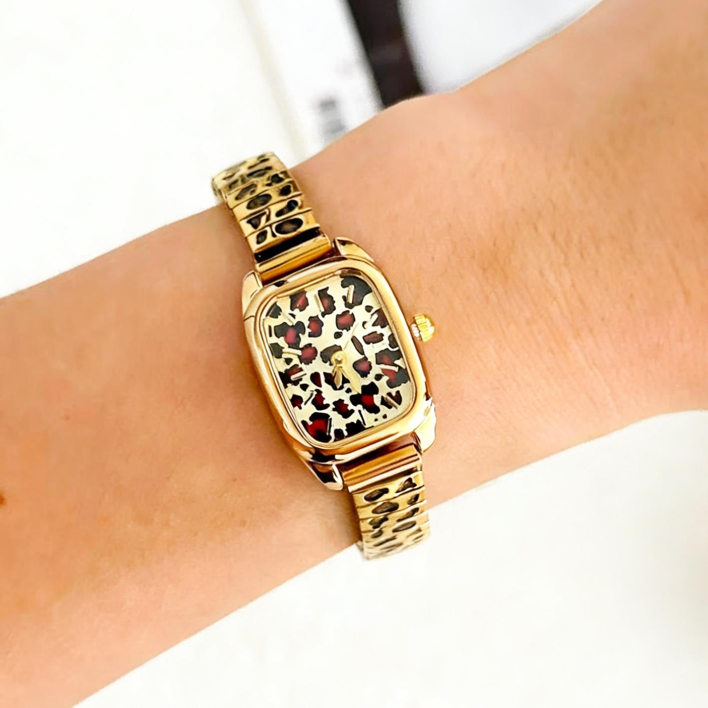 Wholesale Vintage Women' s Bracelet Watch Quartz Waterproof DIY Chain Student Gift Fashion Accessory