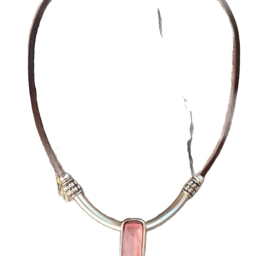 Wholesale Sweet Cool Square Rhinestone Resin Pendant Choker Necklace Minimalist Fashion Jewelry Gift