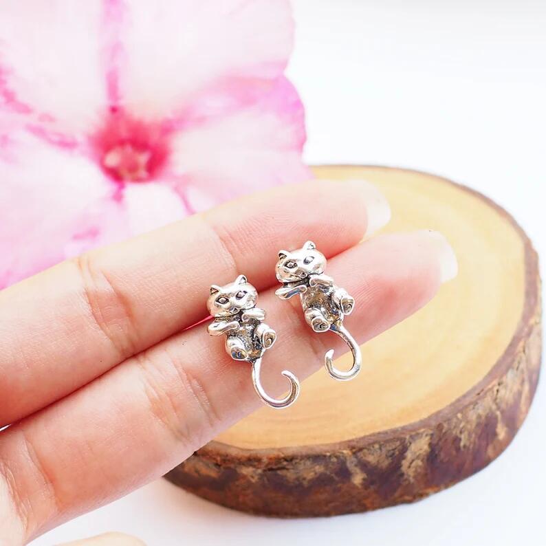 Wholesale  retro Silver funny cat earrings