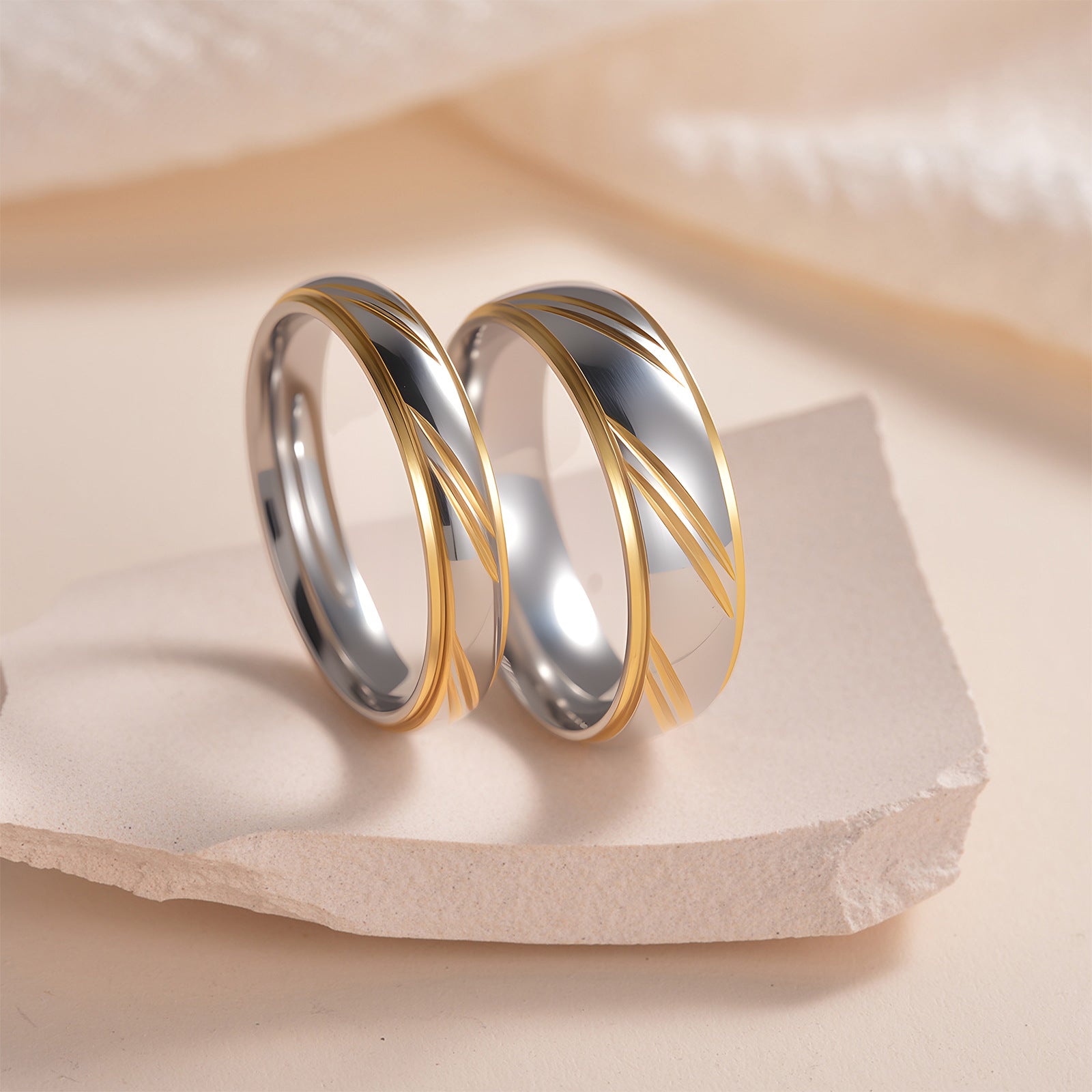 Wholesale European Fashion Gold Tone Stainless Steel Couple Rings,  Jewelry Accessory