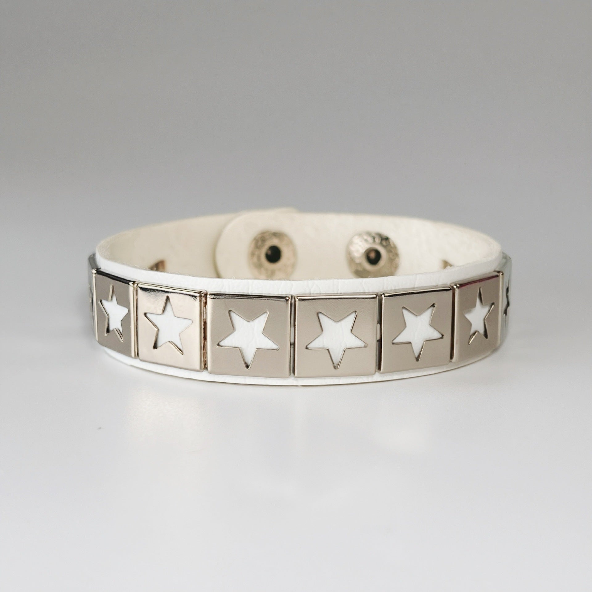 Wholesale Punk Style Leather Bracelet with Five-Pointed Star Rivet for Couples Men' s Fashion Accessory