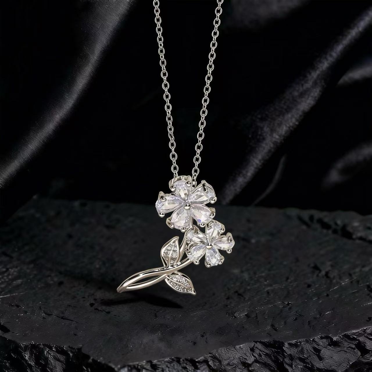 Wholesale Gold Plated Copper Zircon Sunflower Necklace Layering Jewelry For Women Trendy Party Fashion Accessory Everyday Wear Boutique Resale