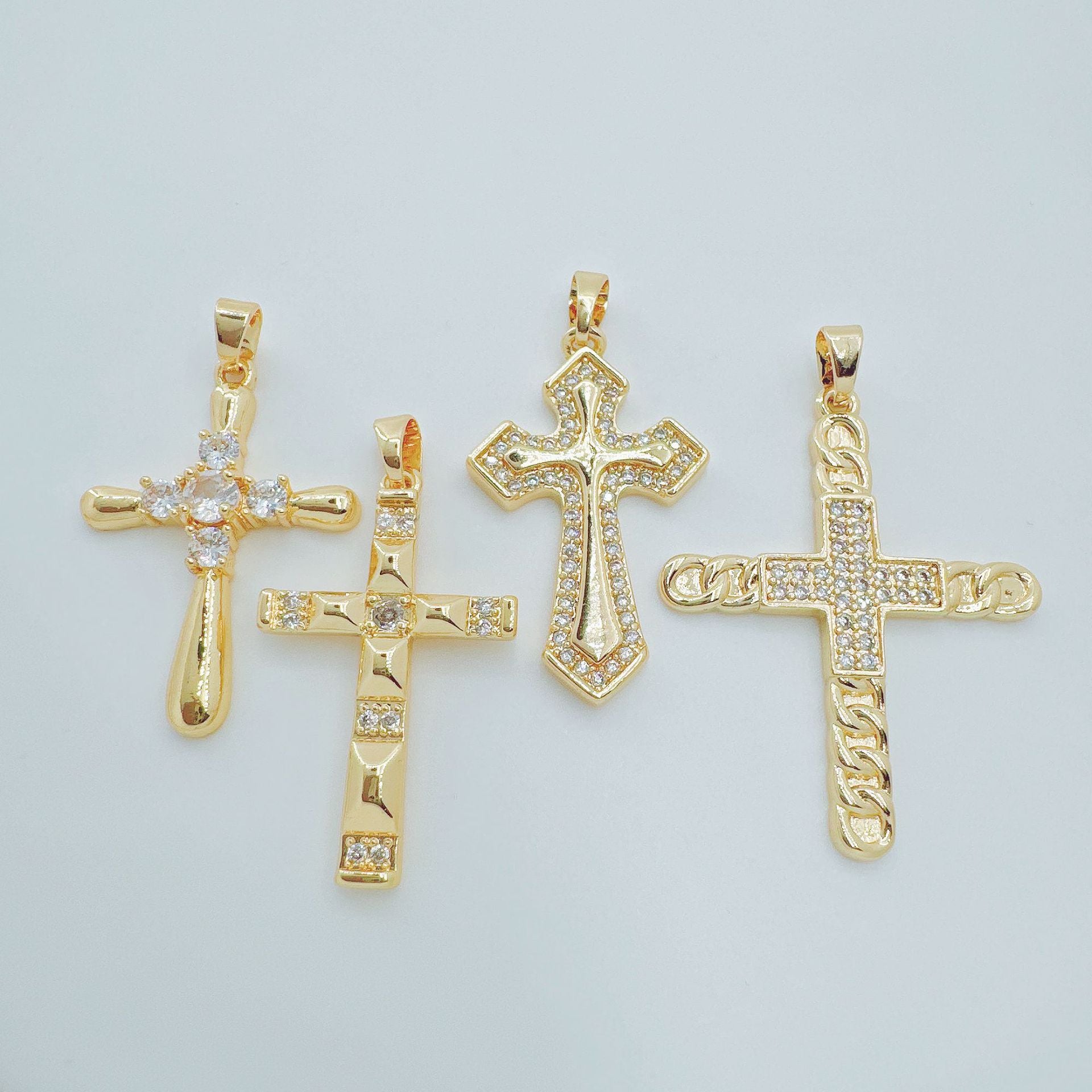 Wholesale Gold-Plated Copper Cross Pendant Necklace Trendy Jewelry Accessory for Women