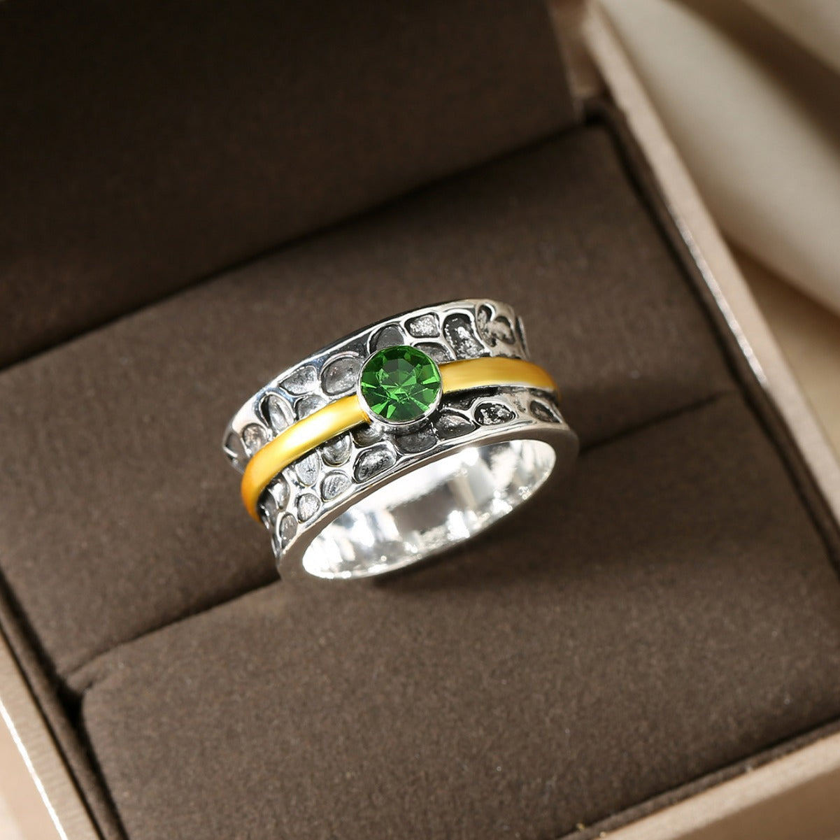 Wholesale  Two-color Personality Ring  Retro Pattern Anaglyph Ring