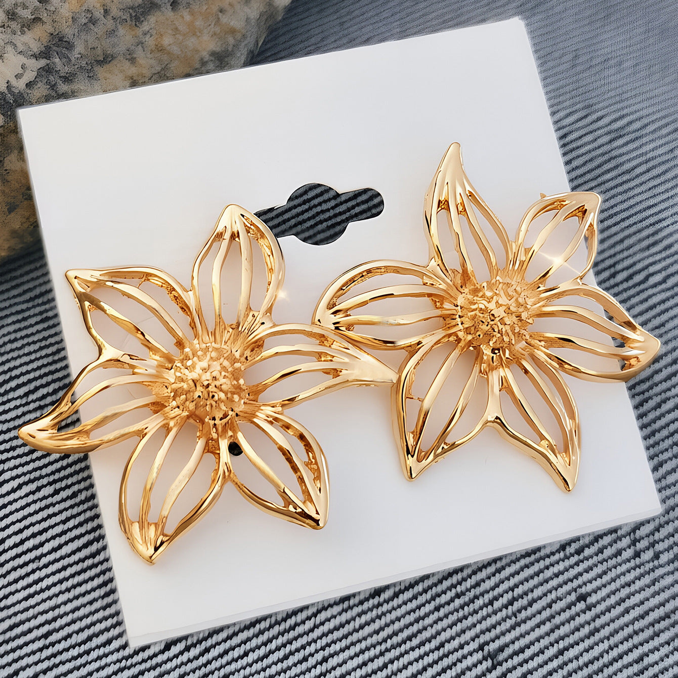 Wholesale Retro Chic Wrinkled Petal Flower Earrings For Women Zinc Alloy Party Jewelry Accessory Gift