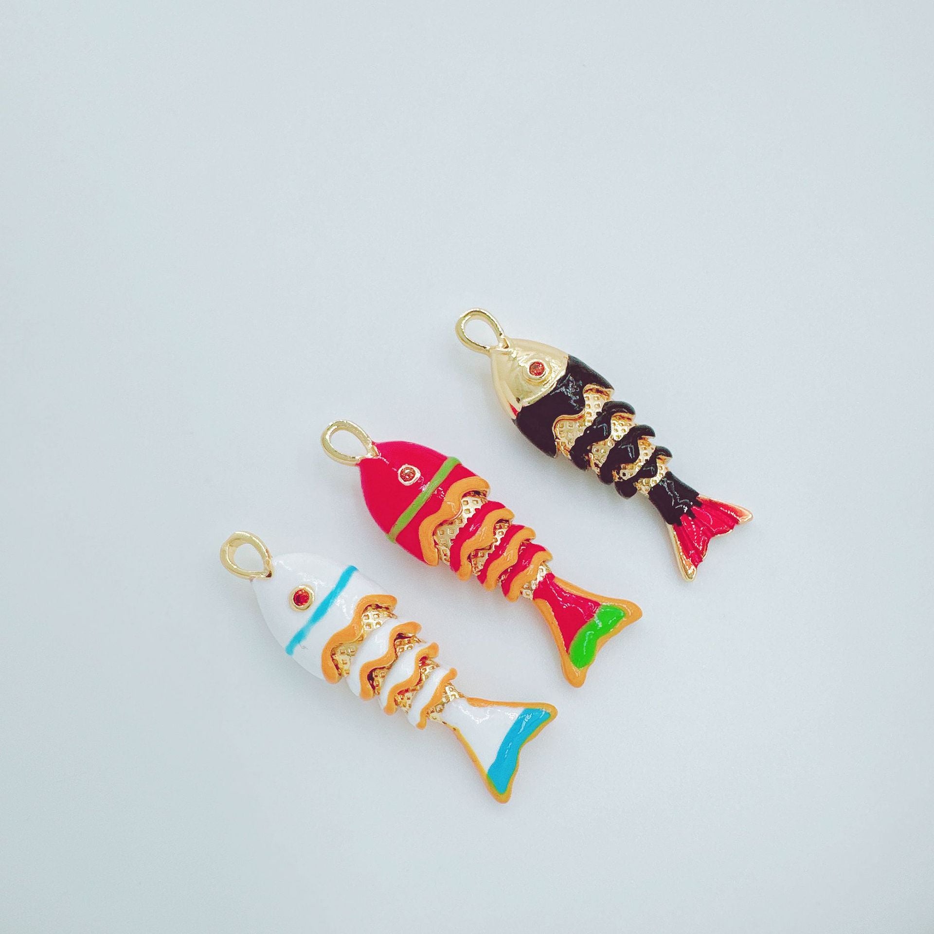 Wholesale Colorful Carp Pendant Necklace,  Copper Plated Gold,  Fashion Jewelry Accessory for Gift and Party