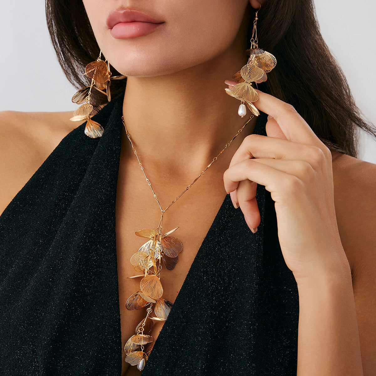 Wholesale ginkgo leaf tassel necklace