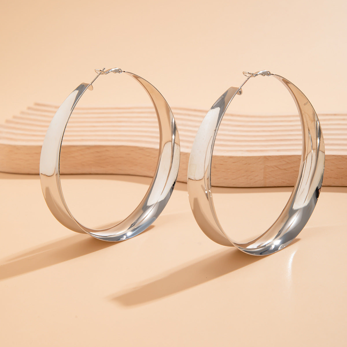 Wholesale exaggerated metal big circle earrings